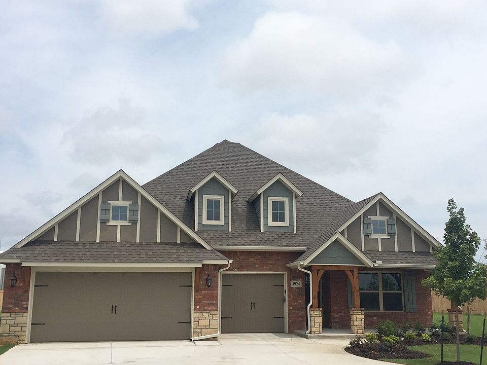 1st image of 1924 Sweetgrass Cir