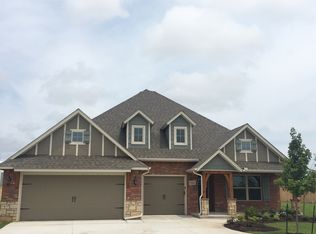 1924 Sweetgrass Cir, Edmond, OK 73013