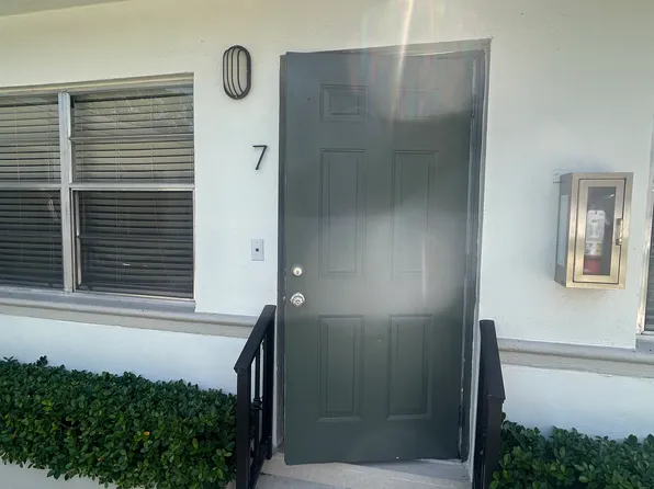 2431 SW 27th St APT 7, Miami, FL 33133