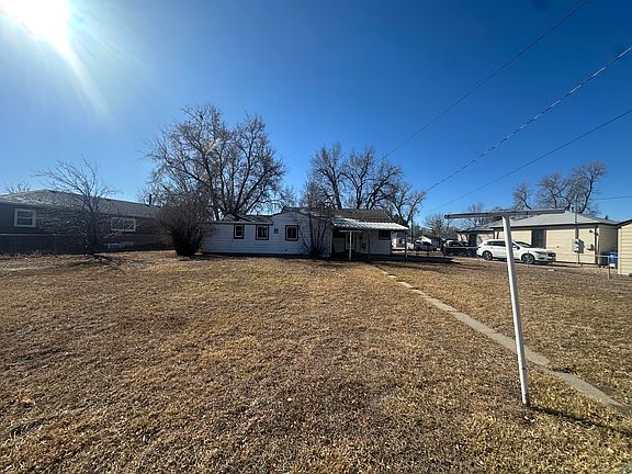 3rd image of 2427 Mountain View Dr