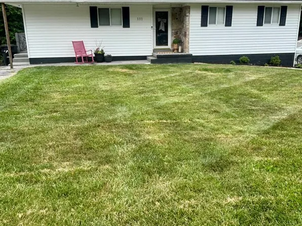 111 Holliday Dr, Beckley, WV 25801