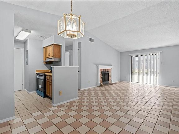 3rd image of 1250 Henckley Ave APT 204