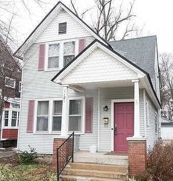 1st image of 1121 Lake Dr SE