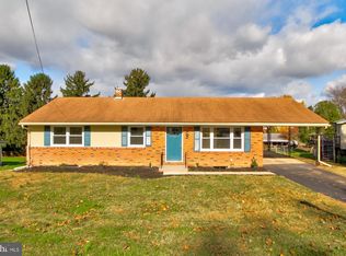 585 Hammond Rd, York, PA 17406