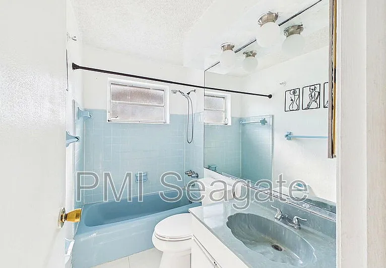7620 NW 21st St — Photo 8