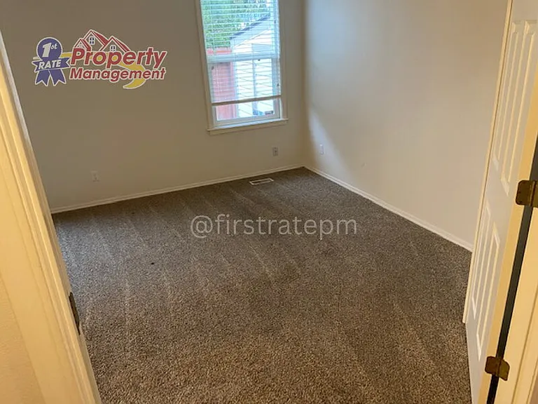 2063 E Lochmeadow Ct — Photo 6