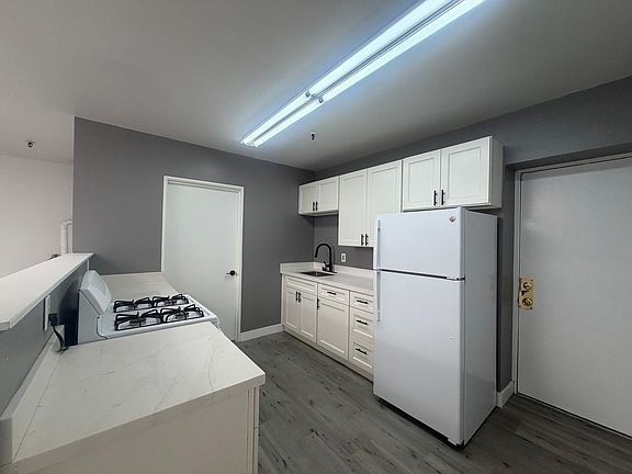 4th image of 419 Peterson St #419