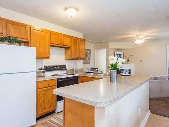 2nd image of 412 Scottsdale Cir