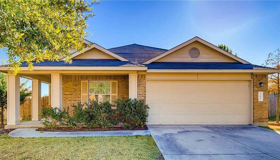 1st image of 302 Luna Vista Dr