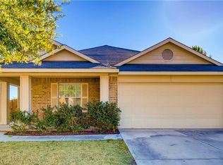 302 Luna Vista Dr, Hutto, TX 78634