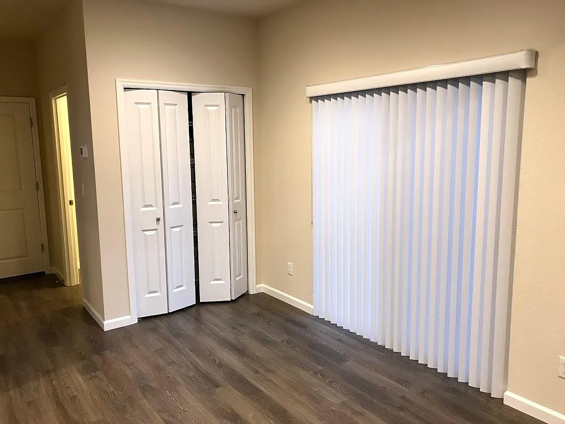 3 bed, 2.5 bath, 1673 sqft, $2,845 — Photo 2