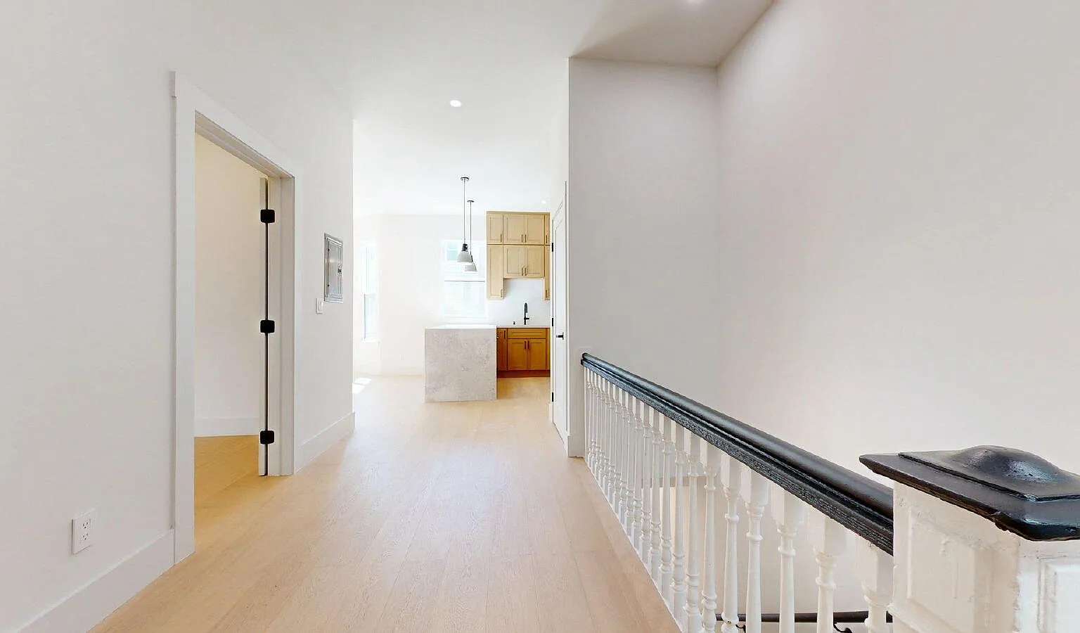 3 bed, 1.0 bath, 1194 sqft, $7,995 — Photo 3