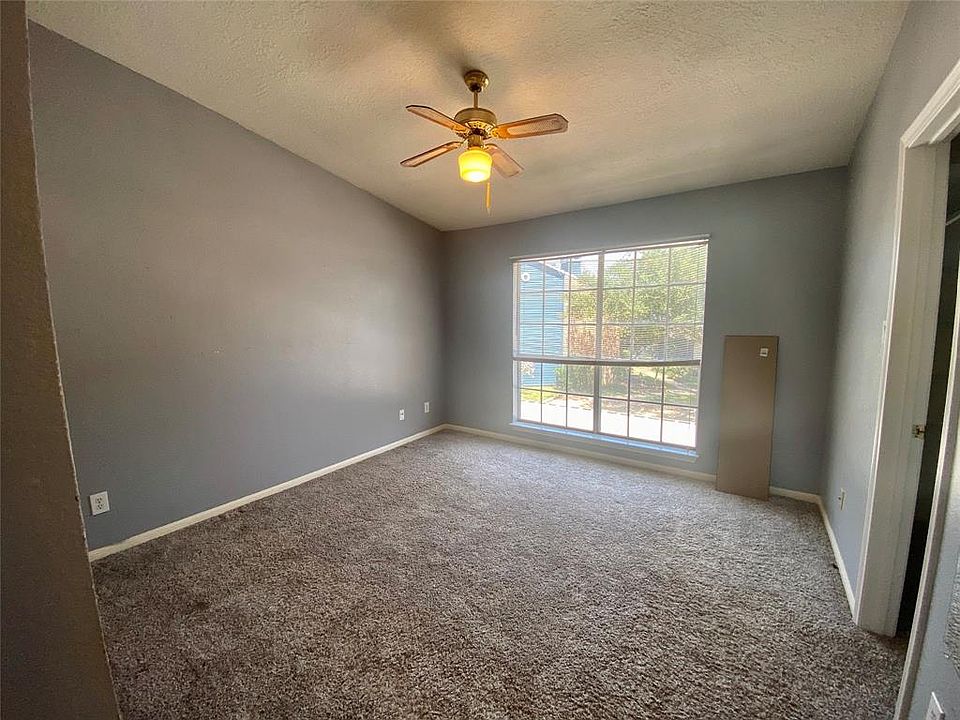 1st image of 2323 Fairwind Dr