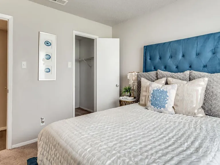 5744 Coventry Park Dr — Photo 9
