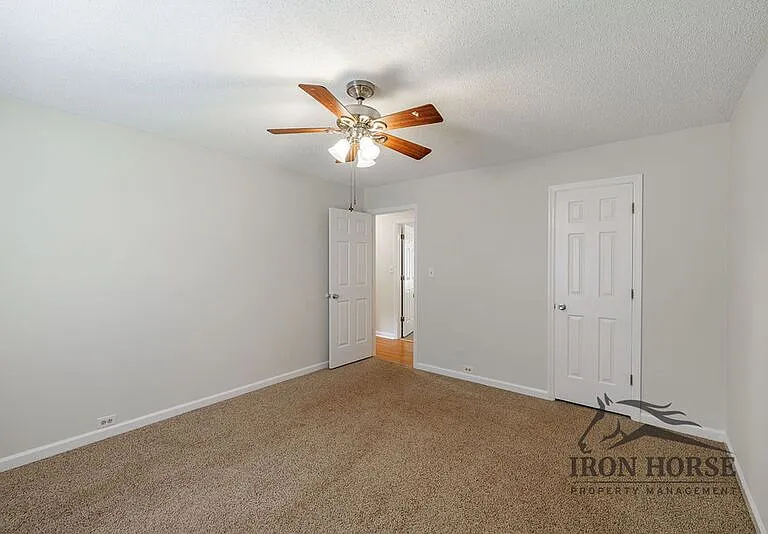 335 Oak Meadows Dr — Photo 12