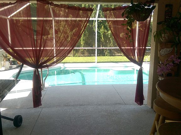 3rd image of 2499 Margaret Ln