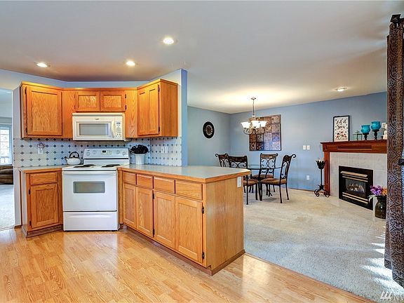 3rd image of 17116 Laurel Dr