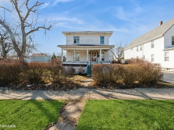 809 8th St, Waukegan, IL 60085