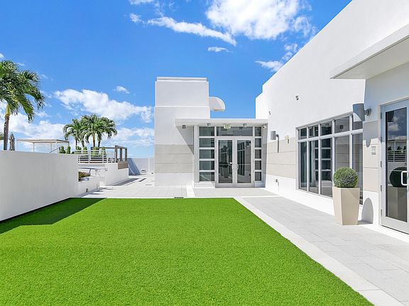 5th image of 155 E Boca Raton Rd #822