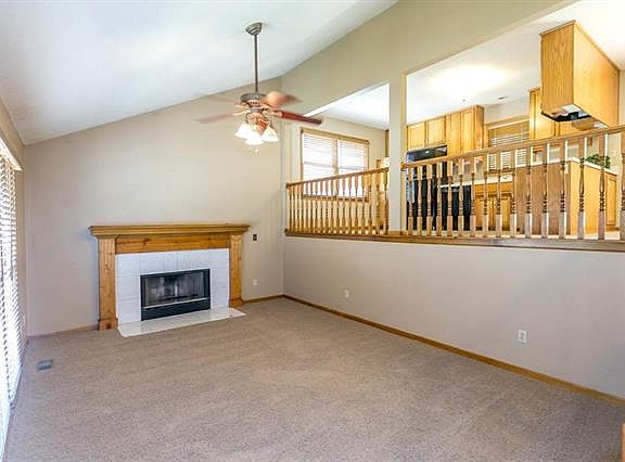 4th image of 712 White Oak Ln