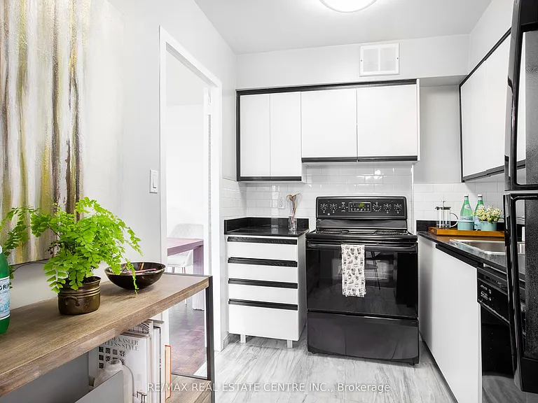150 Graydon Hall Dr #401 — Photo 12