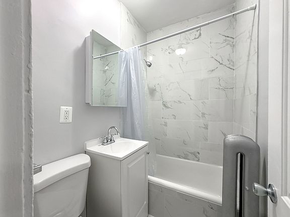 3rd image of 4600-4608 N Beacon St #4606-1C