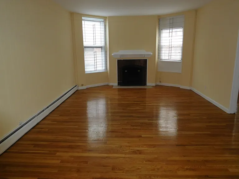 1055 Beacon St — Photo 20