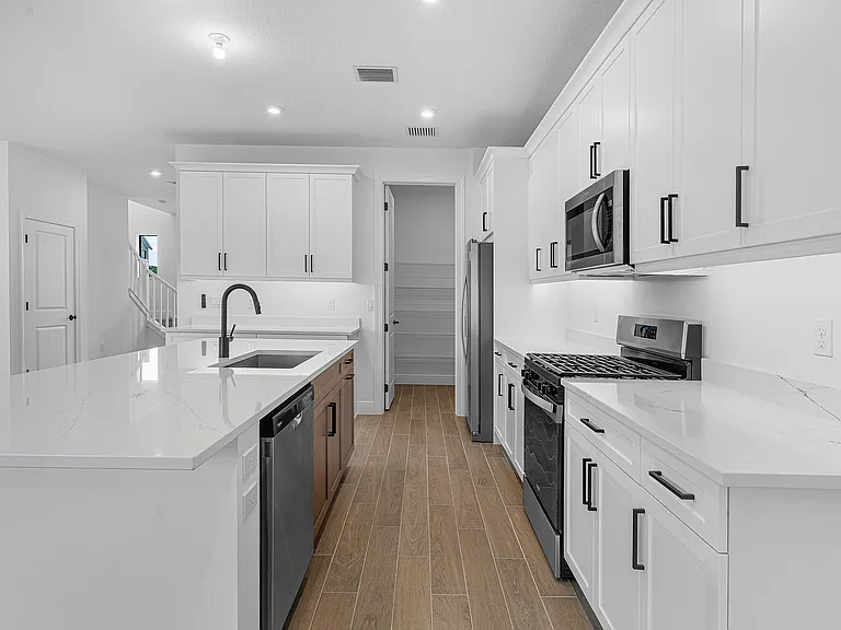 920 SW Newfield Ave — Photo 15