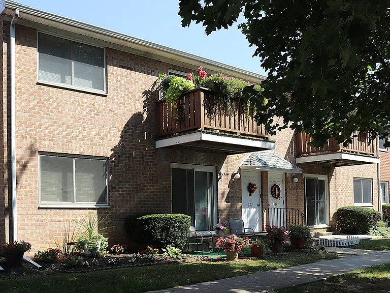 Springside Manor — Photo 2
