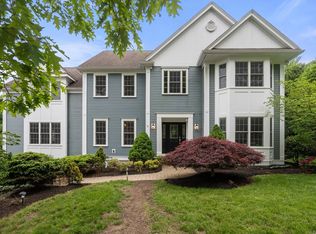19 Dunedin Rd, Wellesley, MA 02481