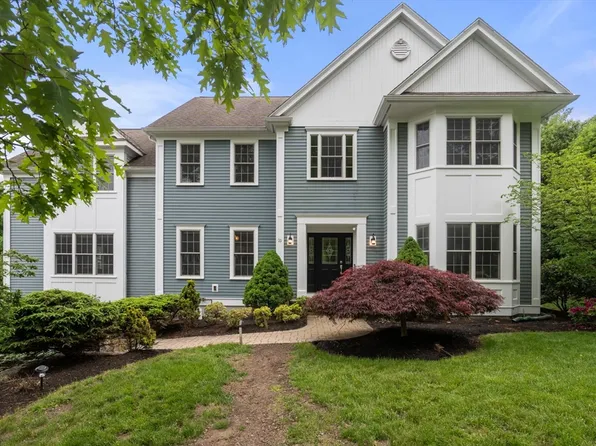 19 Dunedin Rd, Wellesley, MA 02481