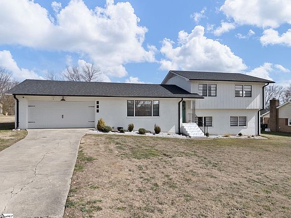 3rd image of 508 American Legion Rd