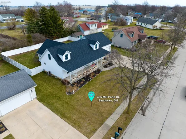 435 Mill Pond Dr, Sandusky, OH 44870