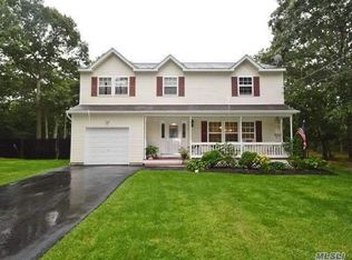 22 Roberts Rd W, Shirley, NY 11967