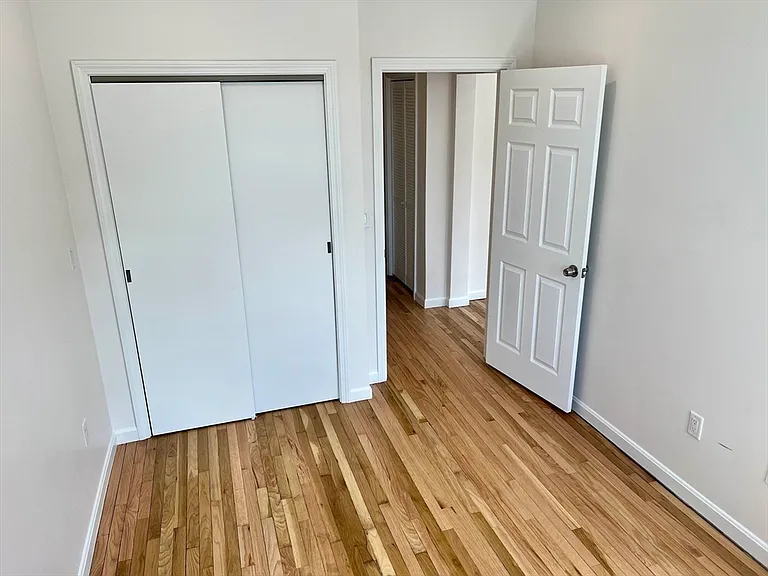 257 Pleasant St #8 — Photo 9