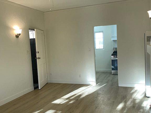 4th image of 1410 E Florida St #4-B