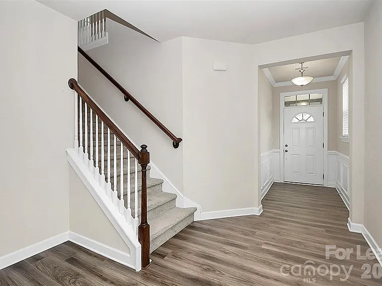 9328 Glenburn Ln — Photo 10