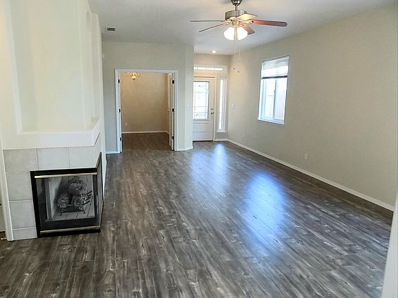 3rd image of 1019 E Monticello Cir