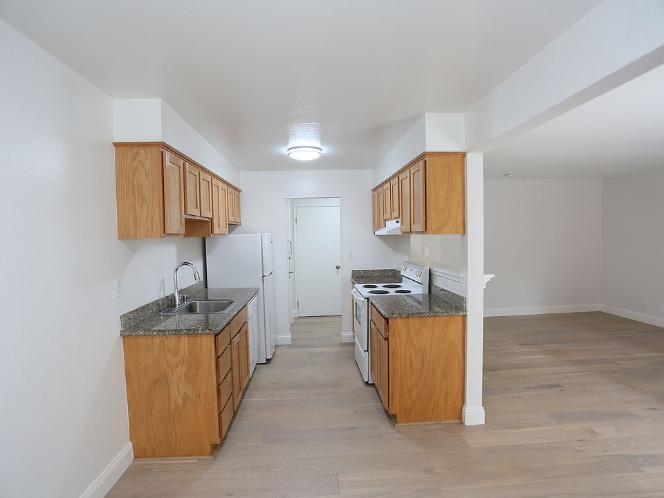 1st image of 394 Orange St APT 4