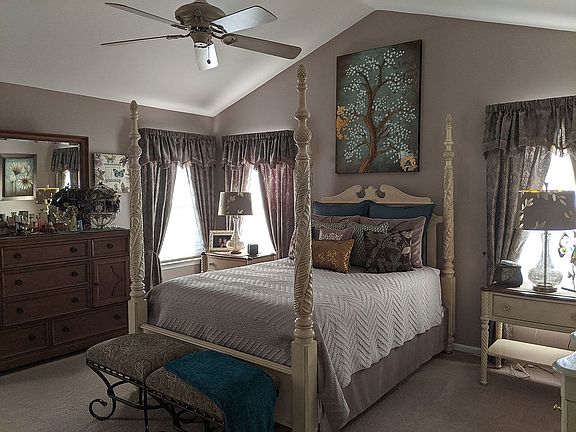 3rd image of 12 Topaz Ln