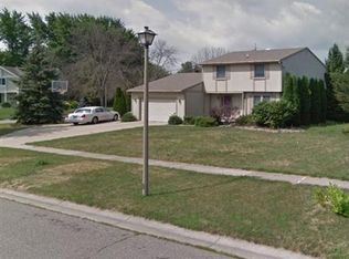 1707 Stoney Point Dr, Lansing, MI