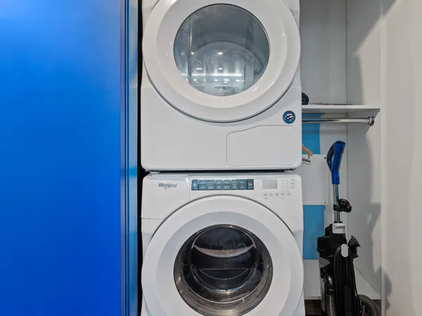 20 Pine Street image 14 of 17