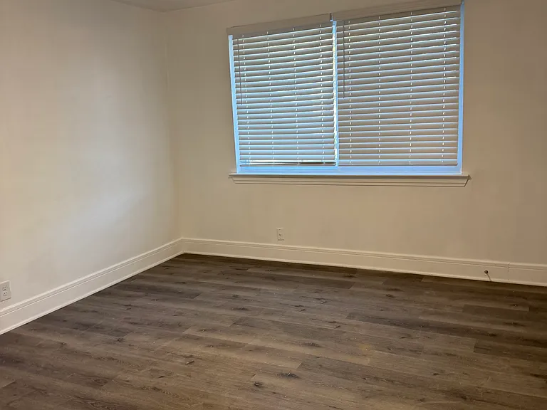 961 Eastside Dr SE — Photo 8
