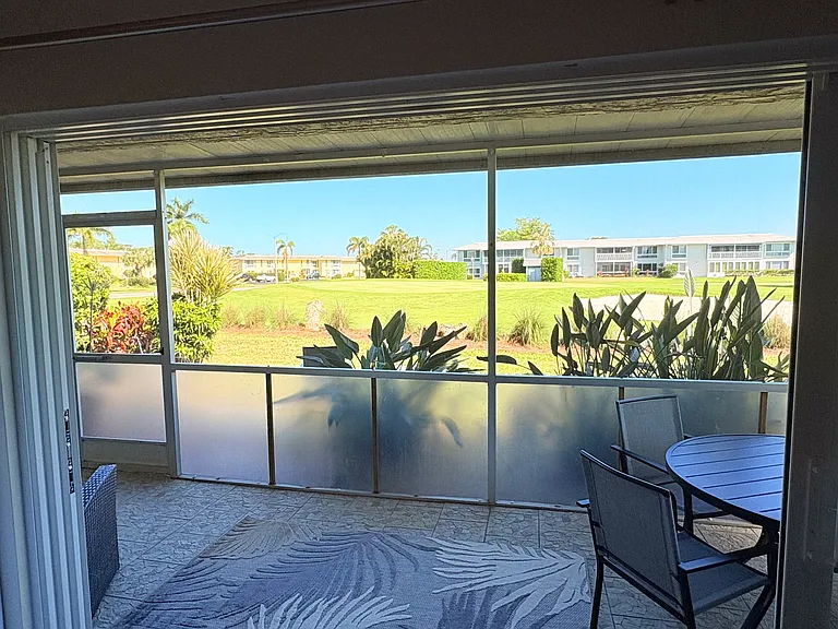 269 Palm Dr #3 — Photo 15