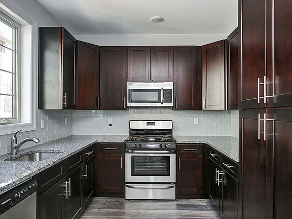 2nd image of 110 Johnson St