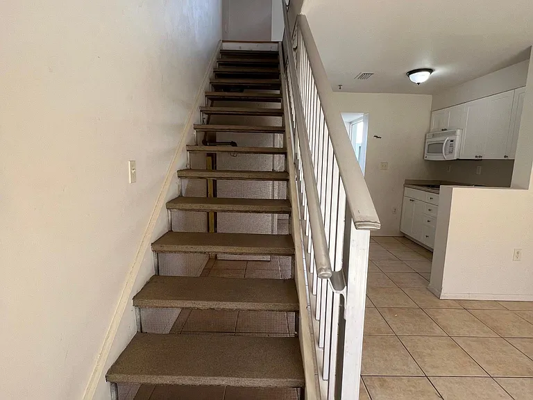 1134 NW 5th St #5 — Photo 8