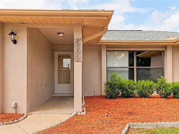 3rd image of 4505 SW 156TH PLACE