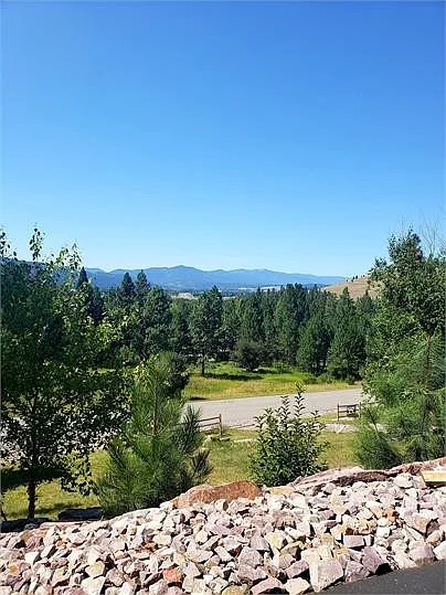 15284 Savik Ln — Photo 3