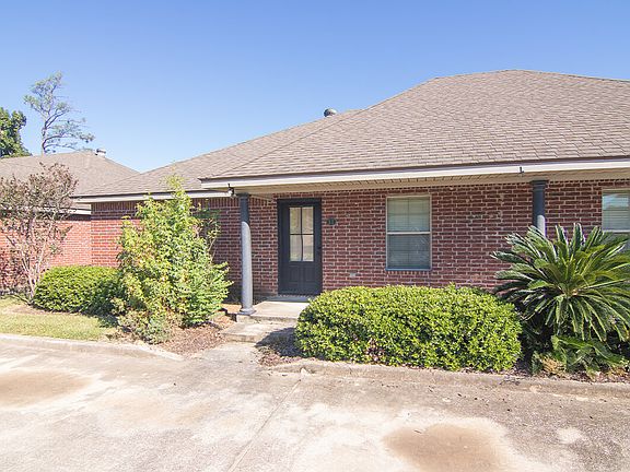 225-SHJ-PKWY-PEYTON-PLACE-2_12282022