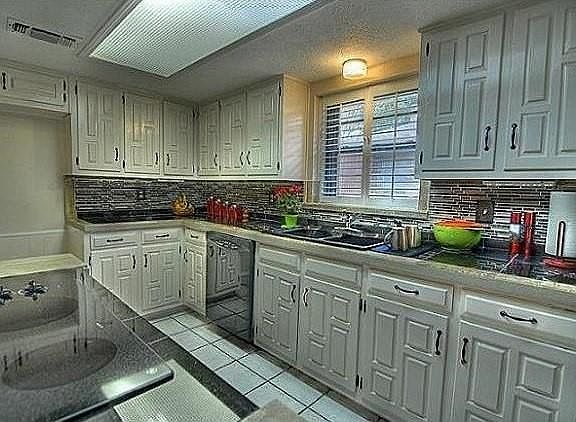 2nd image of 2900 Glenhaven Dr